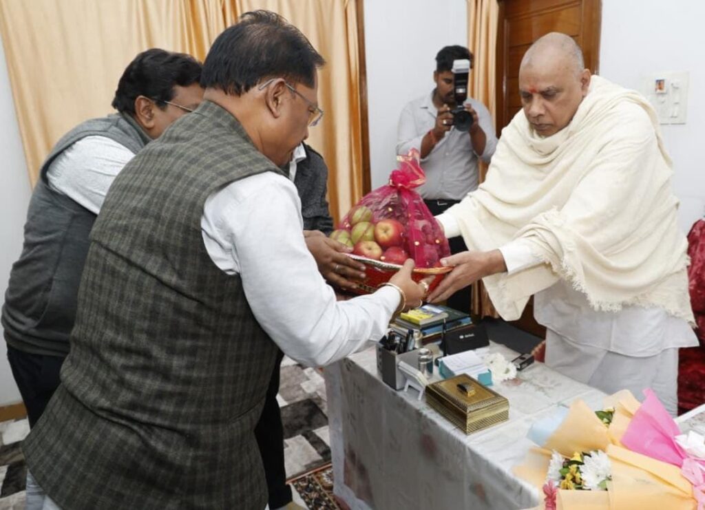 रायगढ़ के अघोर गुरुपीठ पहुंचे CM साय, प्रदेशवासियों के कल्याण के लिए की प्रार्थना
