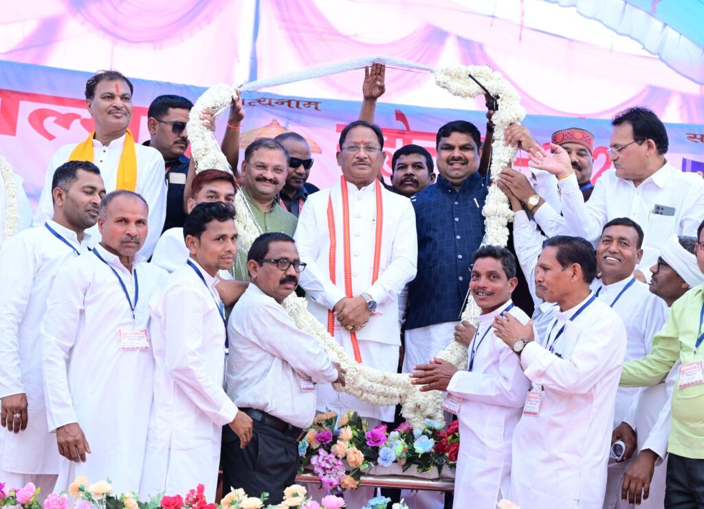 संत कबीर की वाणी समाज को जोड़ती है, सरकार का संकल्प जनजीवन संवारता है: CM विष्णुदेव साय