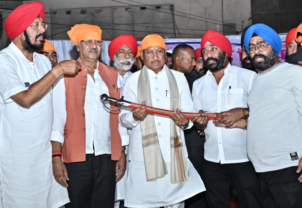 होला मोहल्ला यात्रा के लिए CM विष्णुदेव साय ने दिखाई हरी झंडी, सिख गुरुओं के बलिदान को बताया प्रेरणा