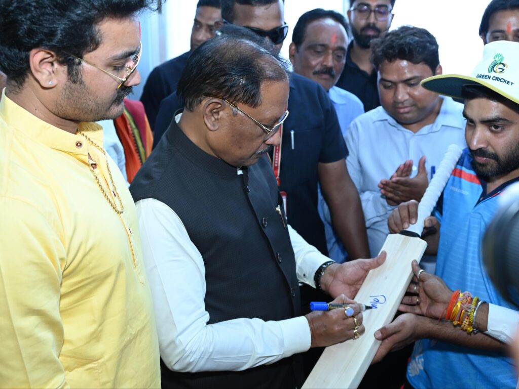 जशपुर को मिला आधुनिक स्पोर्ट्स हब: CM विष्णुदेव साय ने 3.52 करोड़ के इंडोर स्टेडियम का किया उद्घाटन